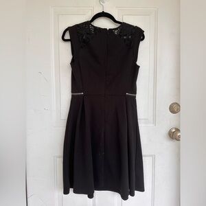 Massimo supply Co. dress laced sleeves, sleeveless zipper pockets size M